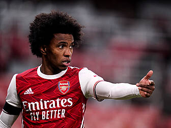 Arsenal's Willian shares vile...